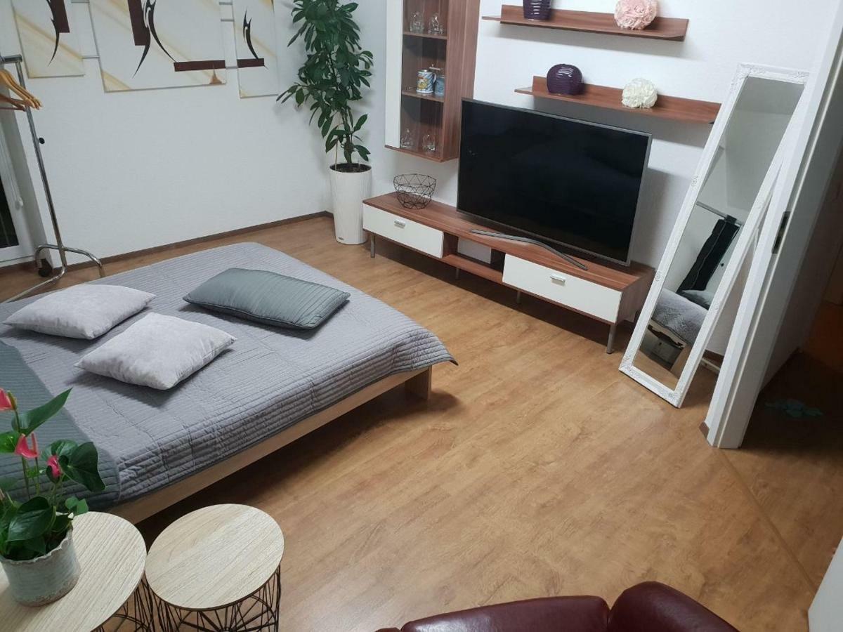 Gemuetliches Zimmer Mit Eigenem Bad/Wc/Kueche Kassel Eksteriør billede