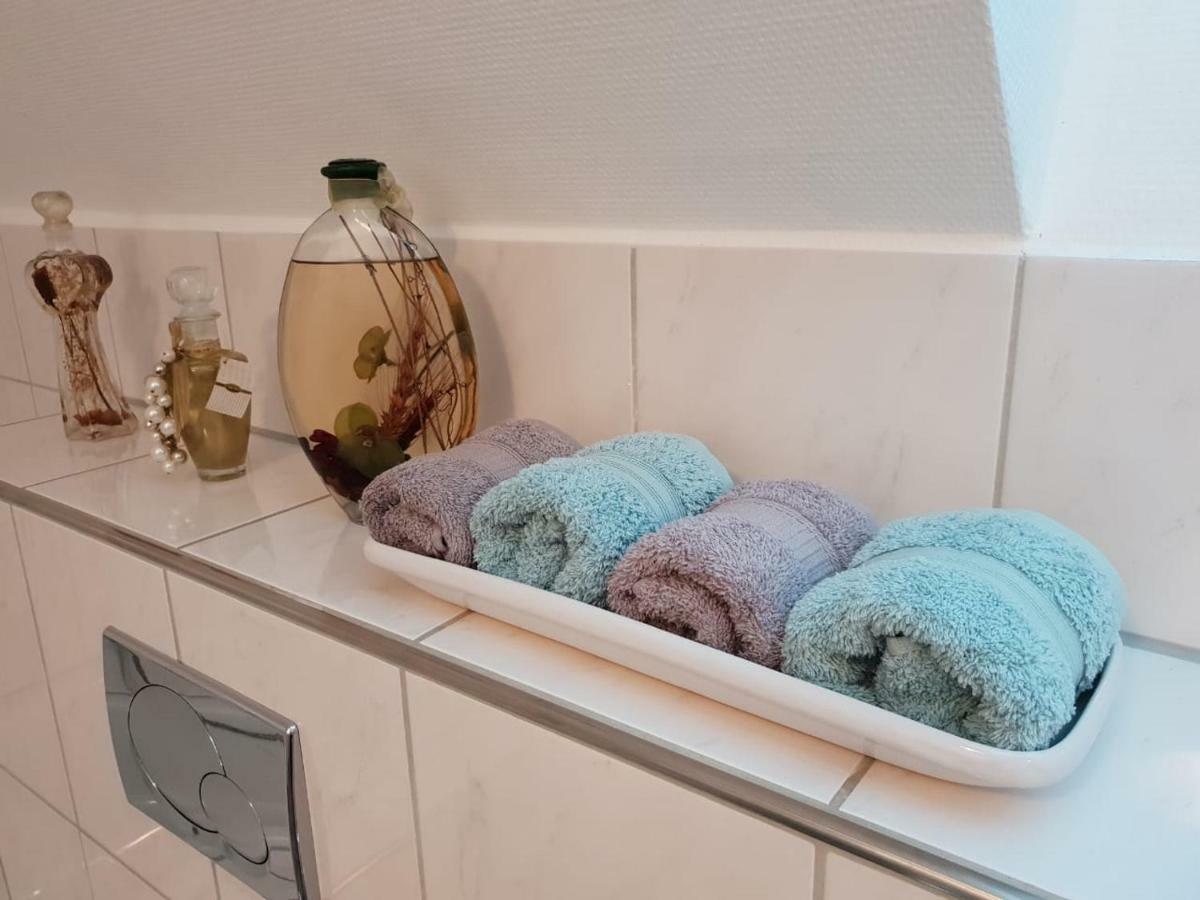 Gemuetliches Zimmer Mit Eigenem Bad/Wc/Kueche Kassel Eksteriør billede
